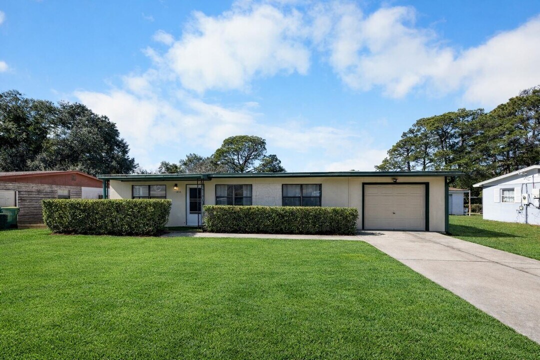 435 Argyle Ct in Mary Esther, FL - Building Photo