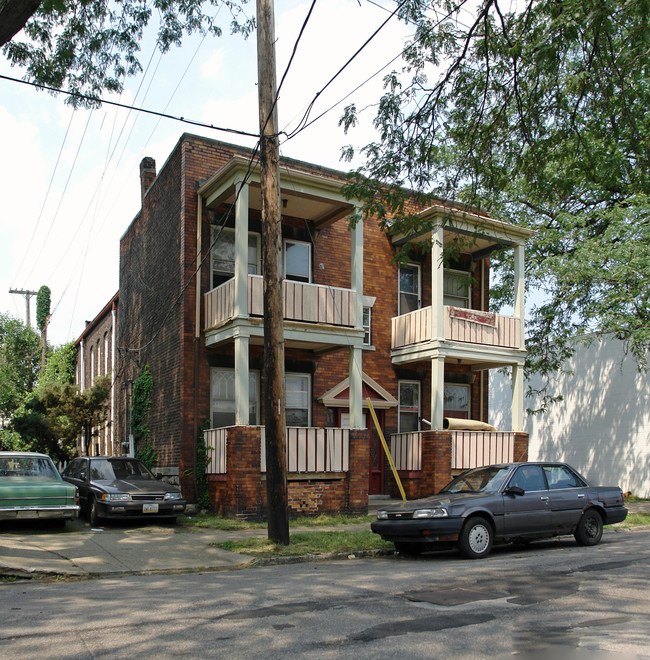 1514 E 49th St in Cleveland, OH - Building Photo - Building Photo