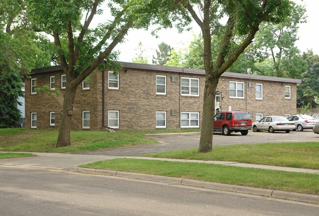 Preservation Project - 848 Englewood in St. Paul, MN - Foto de edificio - Building Photo