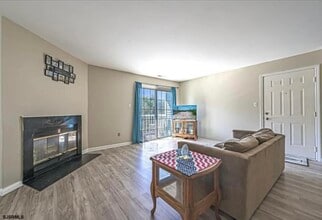 281 Heather Croft in Egg Harbor Township, NJ - Building Photo - Building Photo