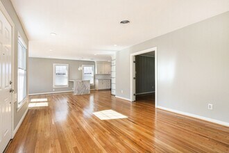 215 Avenue of Oaks St in Houston, TX - Building Photo - Building Photo