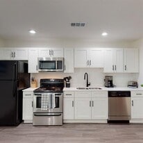 321 E 8th St in Dallas, TX - Building Photo