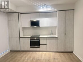 8-1018 Widmer St in Toronto, ON - Building Photo - Building Photo