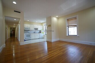 12 Dean Rd in Brookline, MA - Building Photo - Building Photo