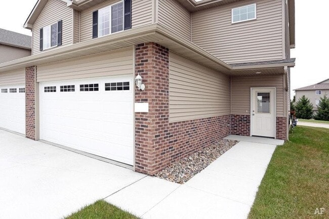 property at 810 SE 10th Ln