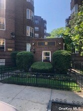 73-12 35th Ave-Unit -C36 in Queens, NY - Building Photo - Building Photo