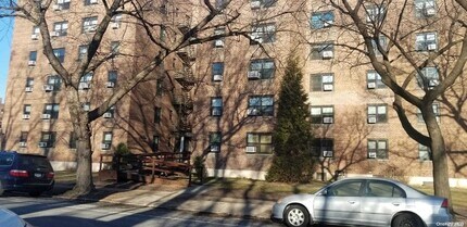 73-45 210th St-Unit -4B in Queens, NY - Building Photo - Building Photo