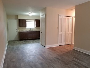 14 Wright Pkwy SW in Fort Walton Beach, FL - Foto de edificio - Building Photo