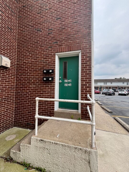 15 W Water St in Hellertown, PA - Building Photo