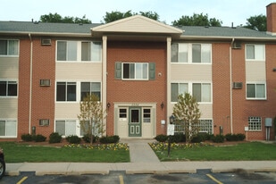 West Hampton in Westland, MI - Building Photo