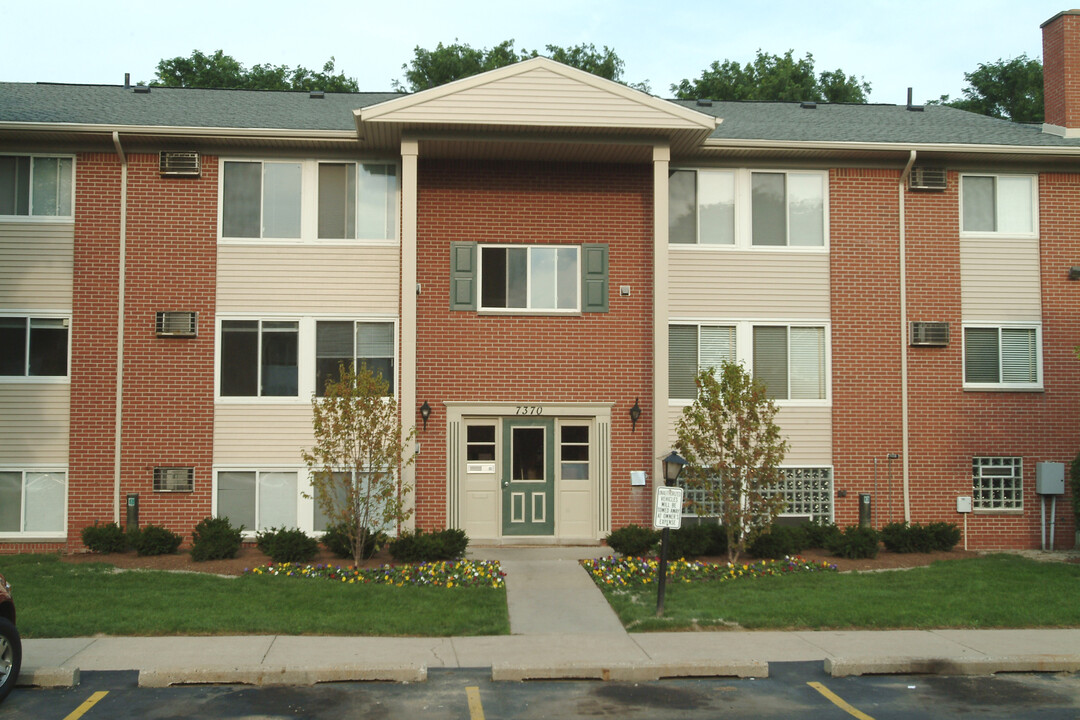 West Hampton in Westland, MI - Foto de edificio