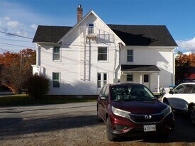 84 College Ave in Orono, ME - Building Photo