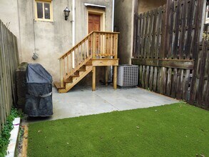 33 S Calhoun St in Baltimore, MD - Foto de edificio - Building Photo