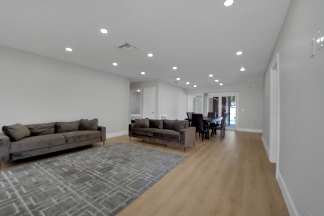 600 NW 12th Ave in Boca Raton, FL - Building Photo - Building Photo