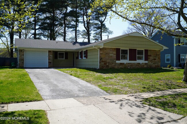 property at 20 Ivy Hill Dr