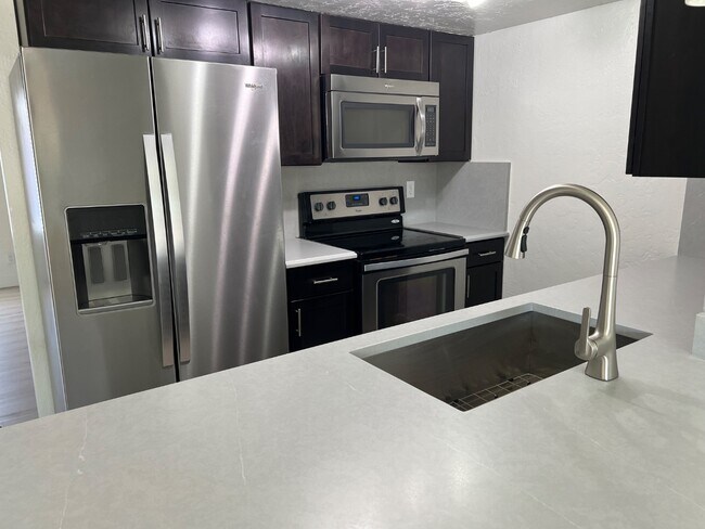 property at 302 W Kristal Way