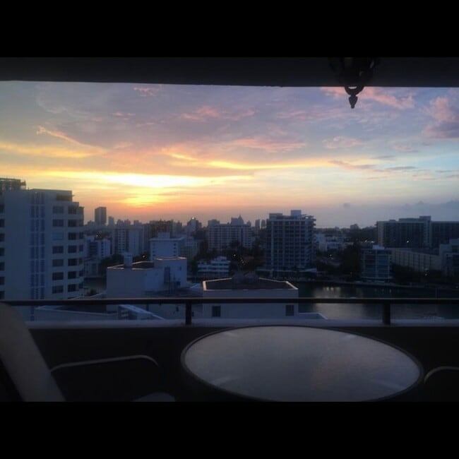 11 Island Ave, Unit 1606 in Miami Beach, FL - Building Photo - Building Photo
