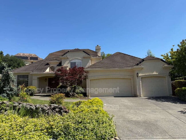 property at 2552 Cotswold Hill Dr