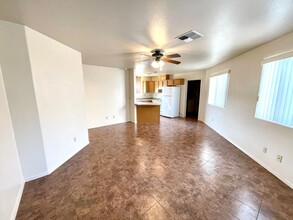 2478 Fox Ct in Kingman, AZ - Building Photo - Building Photo