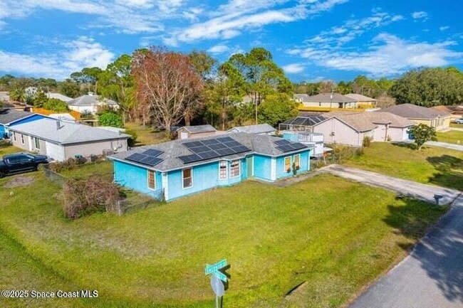 307 Sherman St SE, Unit C16 in Palm Bay, FL - Building Photo - Building Photo