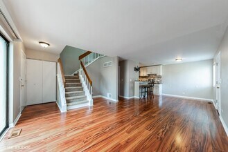1030 Emerald Dr in Schaumburg, IL - Building Photo - Building Photo