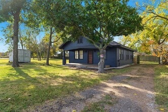 3808 State Hwy 3 in Dickinson, TX - Foto de edificio - Building Photo