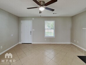 3668 Jervis Ct in Rex, GA - Foto de edificio - Building Photo