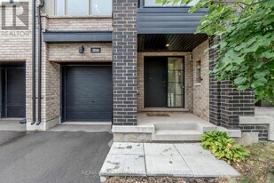 3036 Silvertip Common in Oakville, ON - Building Photo