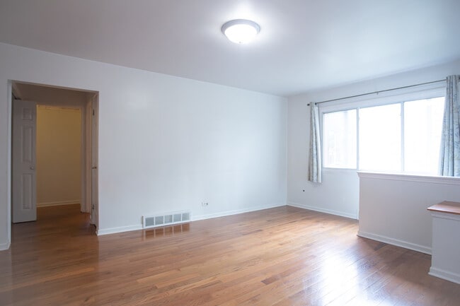 2428 W Berwyn Ave in Chicago, IL - Building Photo - Building Photo