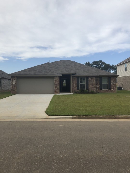 19442 Providence Ridge Blvd in Hammond, LA - Foto de edificio