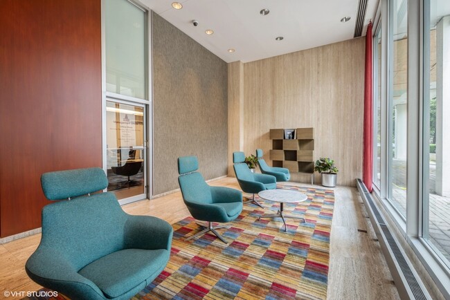 1700 E 56th St in Chicago, IL - Building Photo - Building Photo