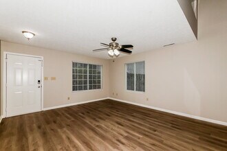 6656 Dunsdin Dr in Plainfield, IN - Foto de edificio - Building Photo