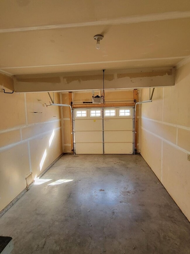 property at 975 N River Rock Dr