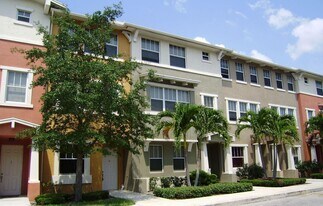 883 Millbrae Ct in West Palm Beach, FL - Building Photo