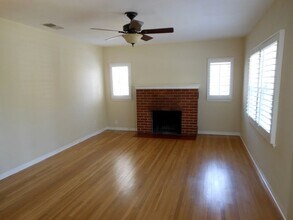 926 Campus Ave, Unit 1 (front) in Redlands, CA - Foto de edificio - Building Photo