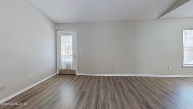 1639 Spring Branch Dr W in Jacksonville, FL - Building Photo - Building Photo