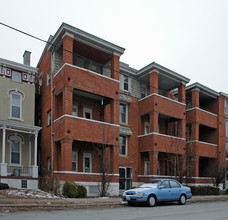 Euclid Court in Cincinnati, OH - Building Photo - Building Photo