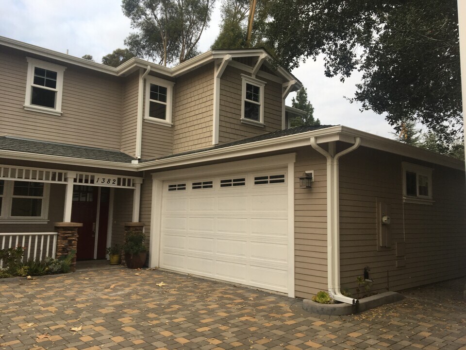 1382 Pismo St in San Luis Obispo, CA - Building Photo