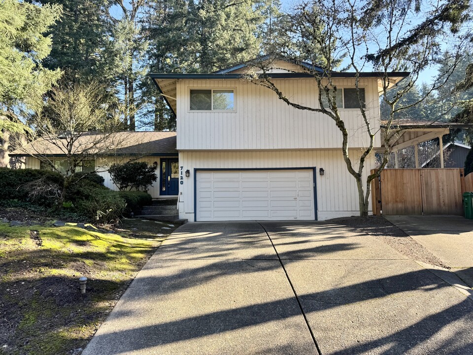 7120 SW Palmer Way in Beaverton, OR - Building Photo