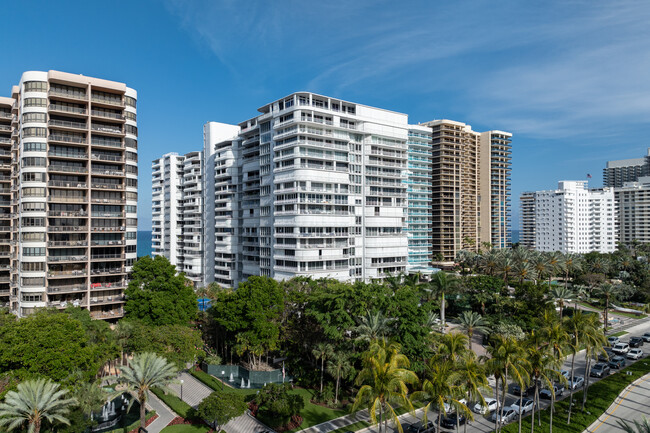 Bal Harbour 101 in Bal Harbour, FL - Building Photo - Building Photo