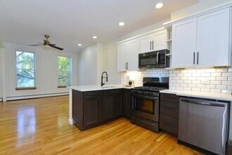 41 Coleman St, Unit 2 in Boston, MA - Foto de edificio - Building Photo