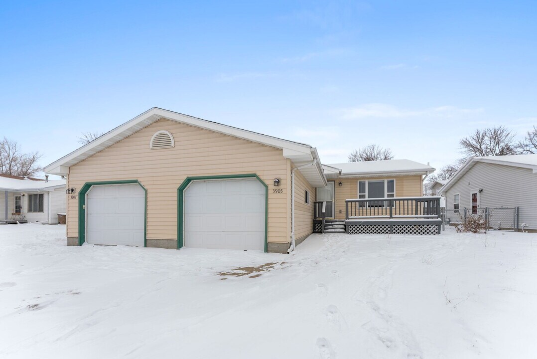 3905 S Terry Ave in Sioux Falls, SD - Foto de edificio