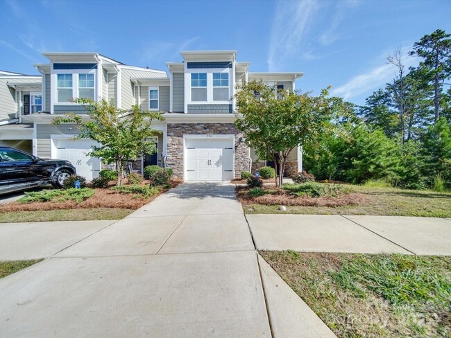 574 Altamonte Dr in Lake Wylie, SC - Building Photo - Building Photo