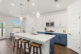 705 Coyote Crk Wy in Kyle, TX - Building Photo - Building Photo