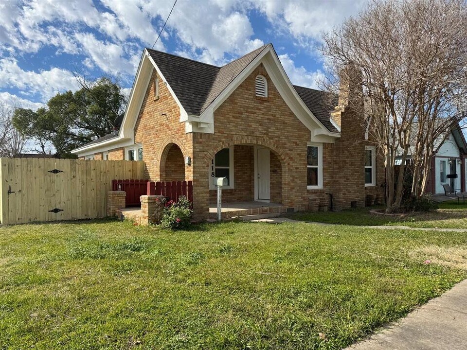 1118 Elliston St in Houston, TX - Building Photo