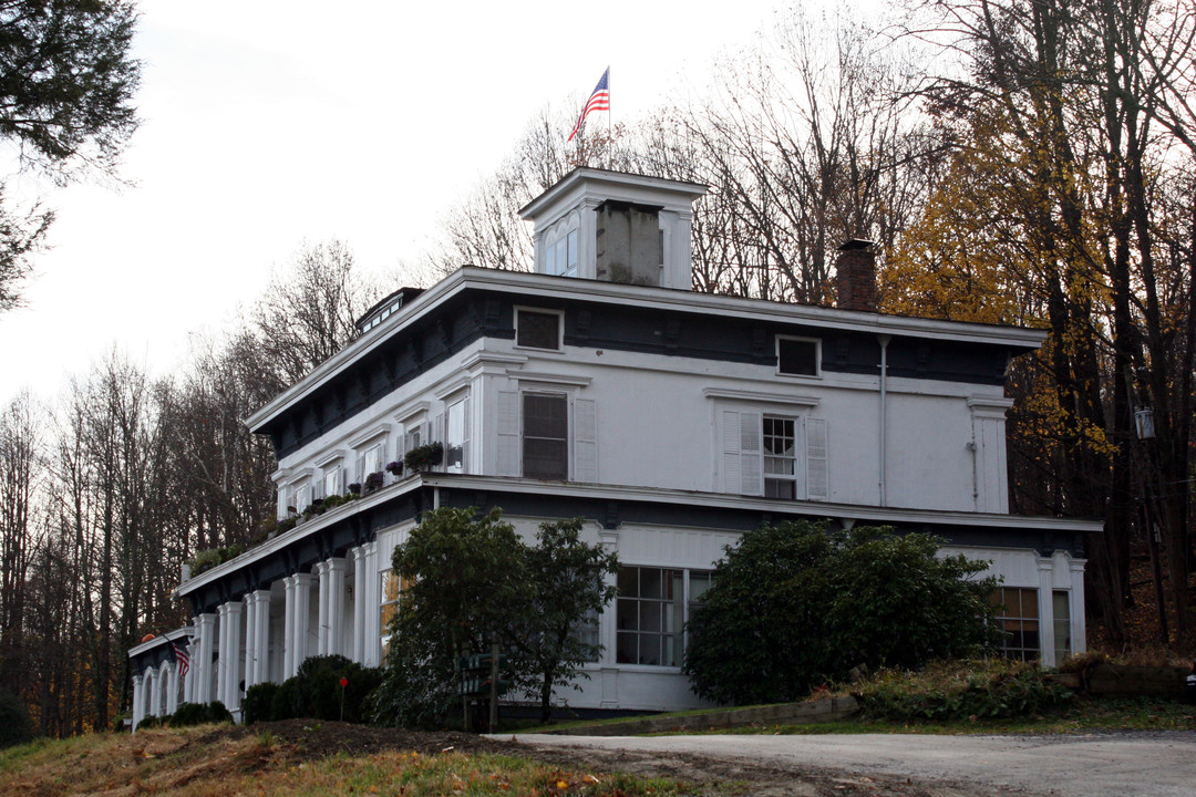 90 Glenvue Dr in Carmel, NY - Building Photo