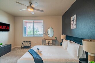 1890 S Country Club Way in Tempe, AZ - Building Photo - Building Photo