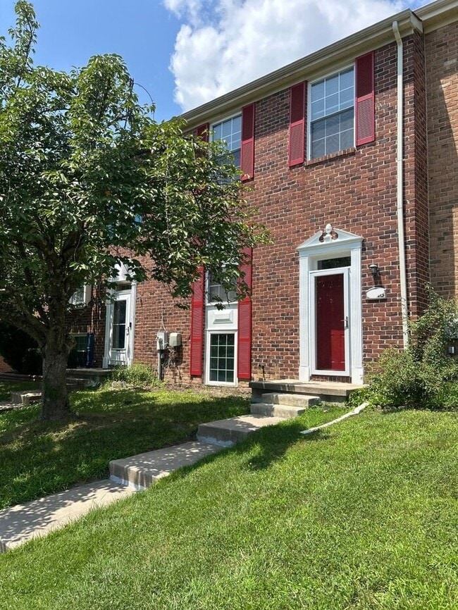 5000 Hilltop Acres Rd in Perry Hall, MD - Foto de edificio - Building Photo