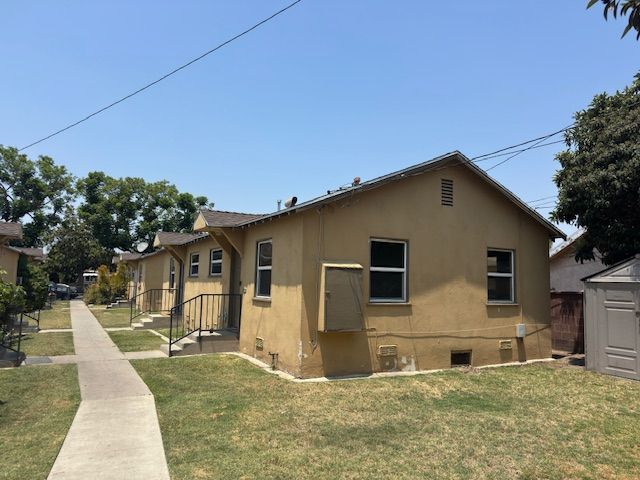 6546 1/2 Specht Avenue in Bell Gardens, CA - Building Photo