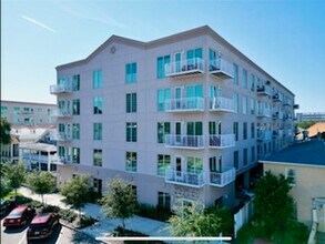 644 3rd Ave S, Unit Domus Urbana in St. Petersburg, FL - Foto de edificio - Building Photo